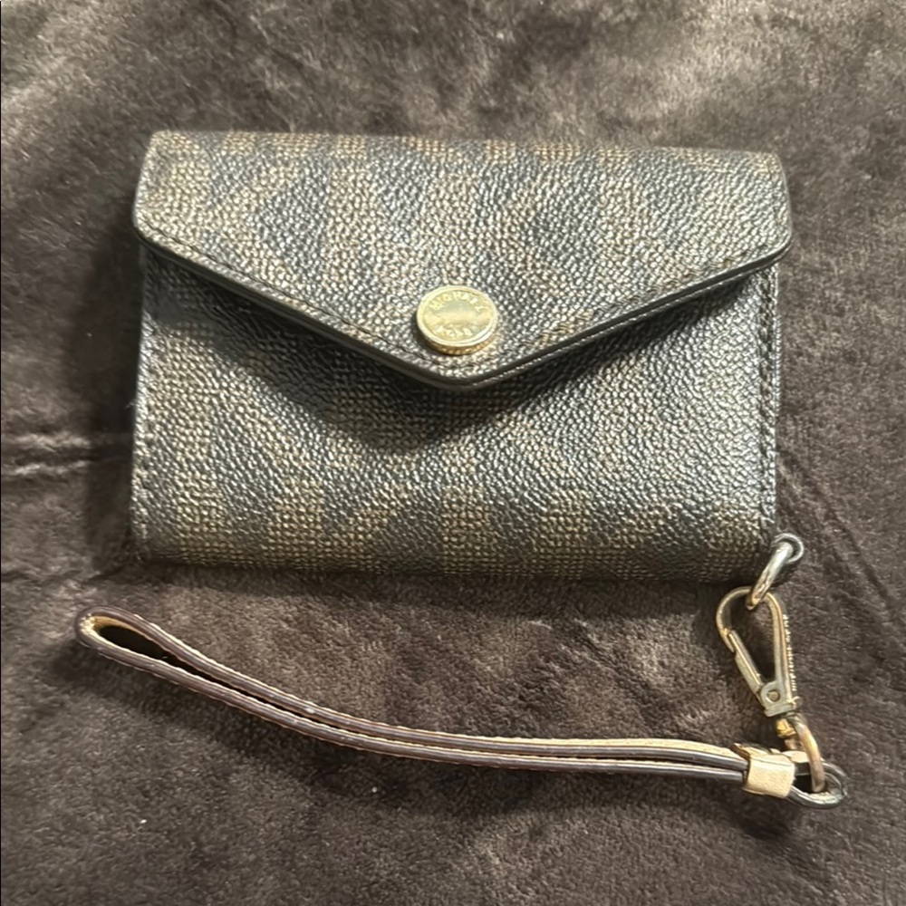 Chic Textured Wallet with Wrist Strap